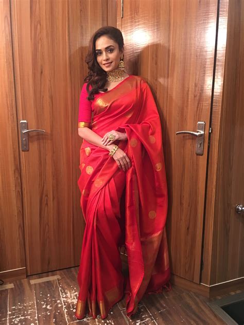 amruta khanvilkar in saree